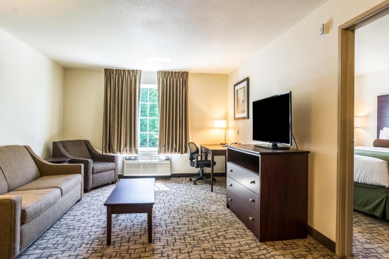 Cobblestone Hotel & Suites - Torrington Exterior photo